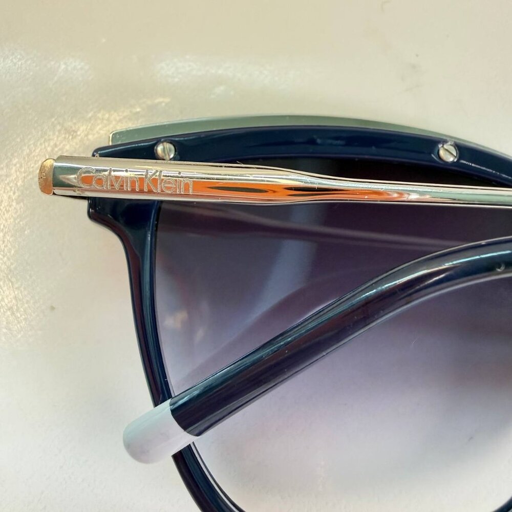 Calvin Klein Sunglasses – Gradient Lenses – Good Condition – Case Included - Picture 8 of 15